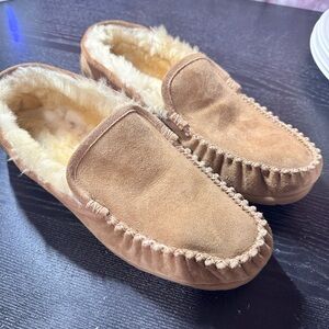 Men’s L.L.Bean Wicked Good slippers Size 12 in brown suede shearling lining